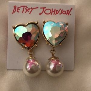 Betsey Johnson Gold Tone XOXO Iridescent Heart & Faux Pearl Cupid Drop Earrings